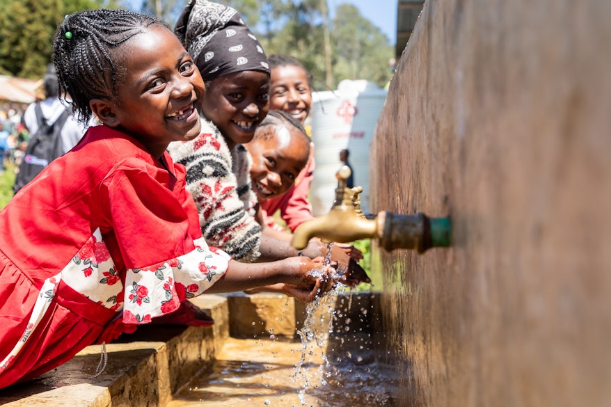 children washing their hands in Ethiopia
